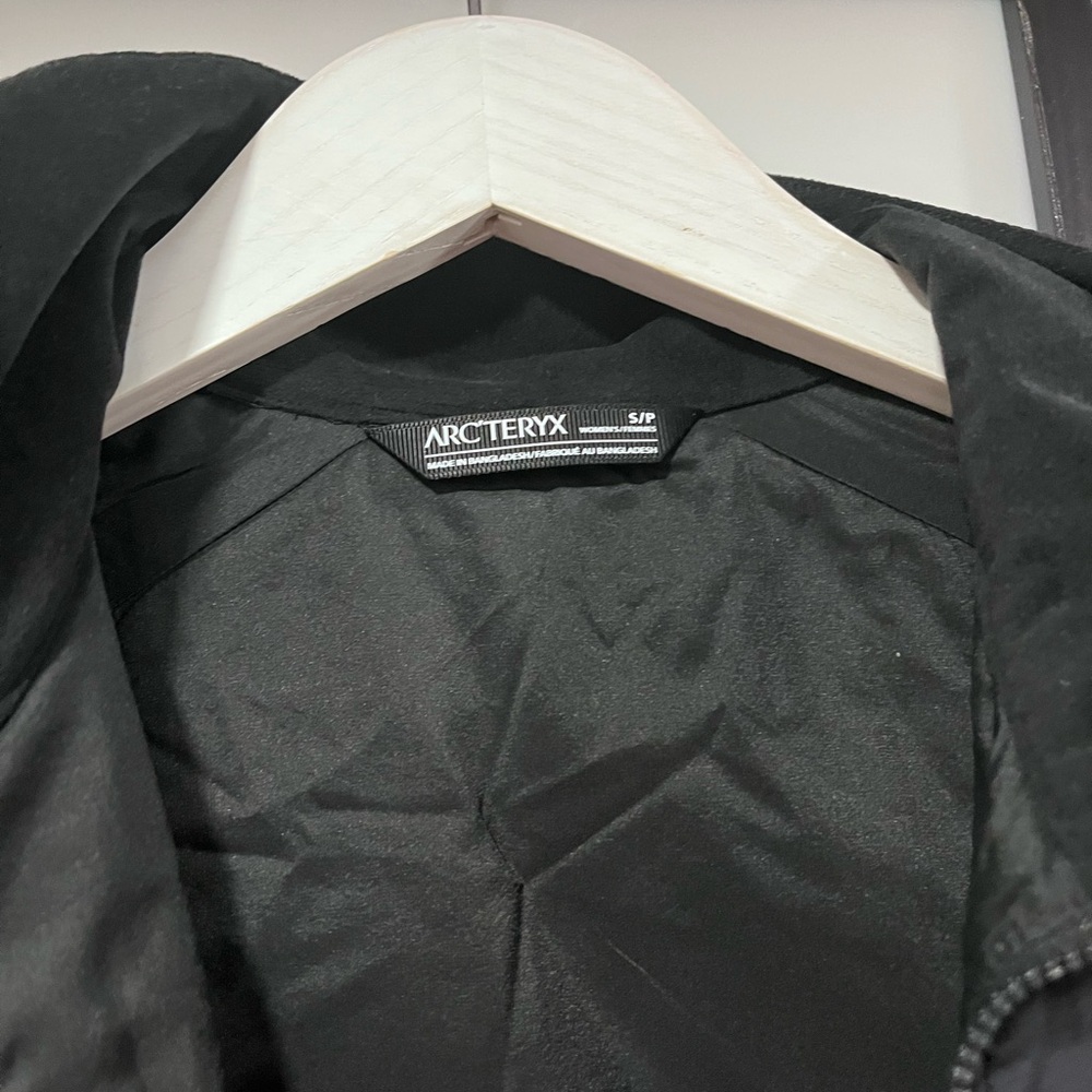 Arc'teryx Atom LT Vest Black Corporate Logo 'Cre 2.0' Outdoors Hiking - SZ Small - Picture 7 of 11